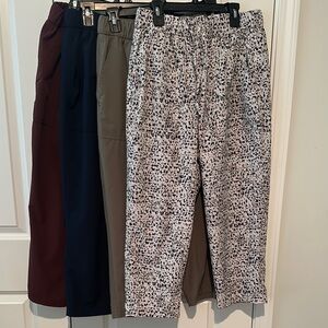 Lot of 4 Old Navy capris navy, oluve, burgundy, printed, quick dry